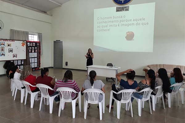 Palestra sobre comunicação interpessoal